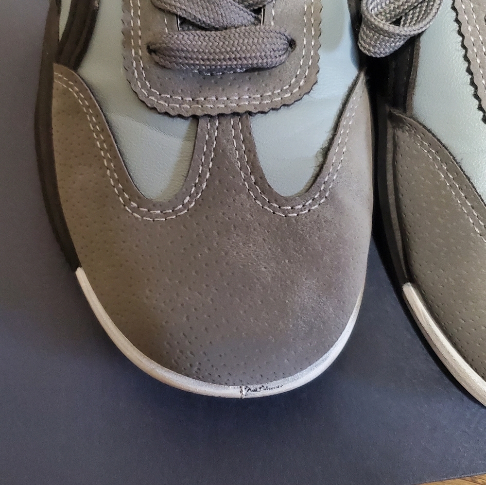 Women DF Cloudea Sneakers | De Florance Sneakers | Size 6 | Black & Gray - Picture 9 of 10
